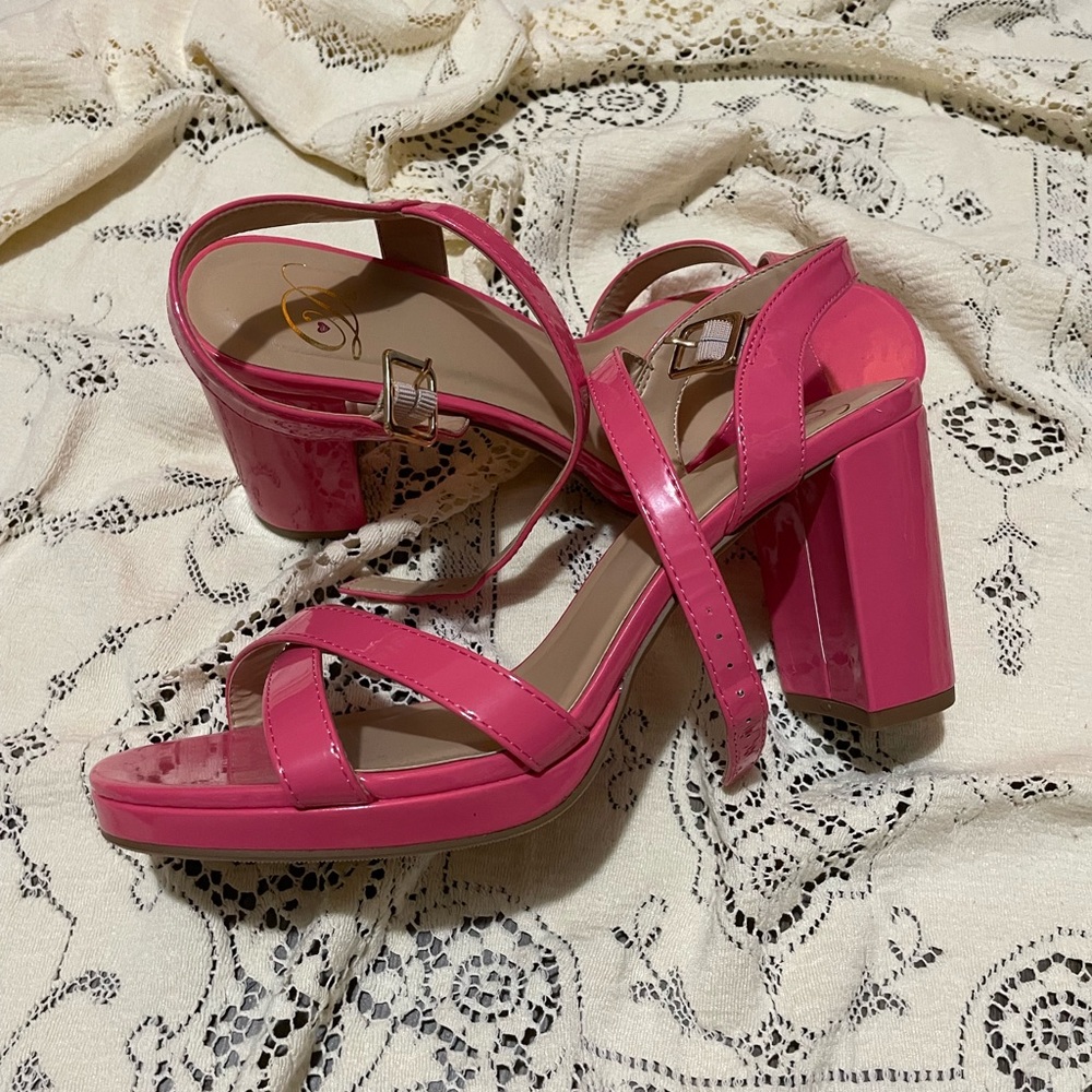 Chic Pink Block Heel Sandals